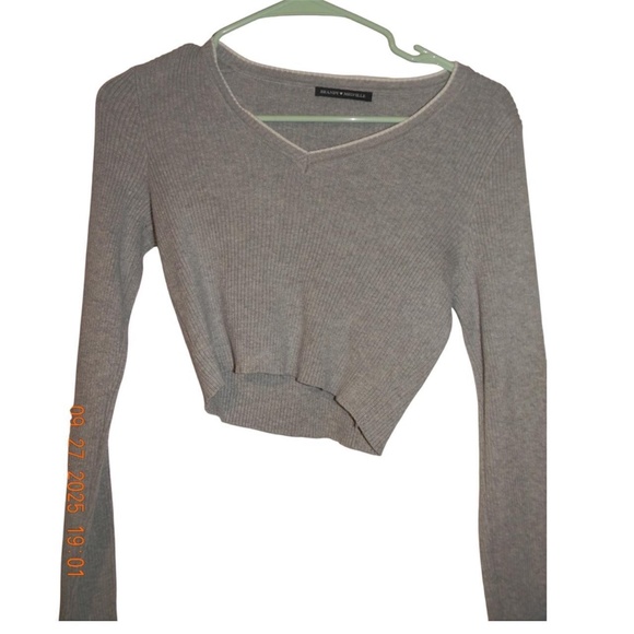 Brandy Melville Gray Ribbed Sweater - Picture 2 of 4